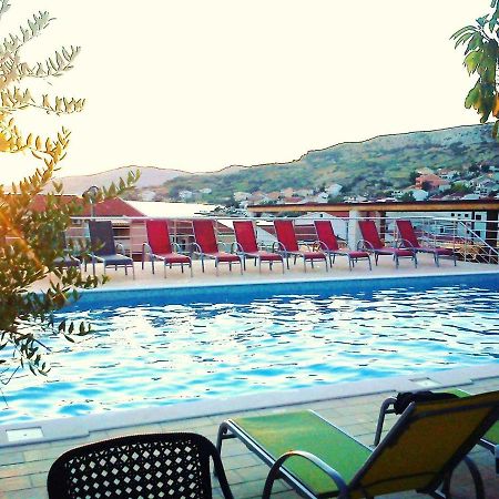 Kuca Pecine Bed & Breakfast Metajna Ngoại thất bức ảnh