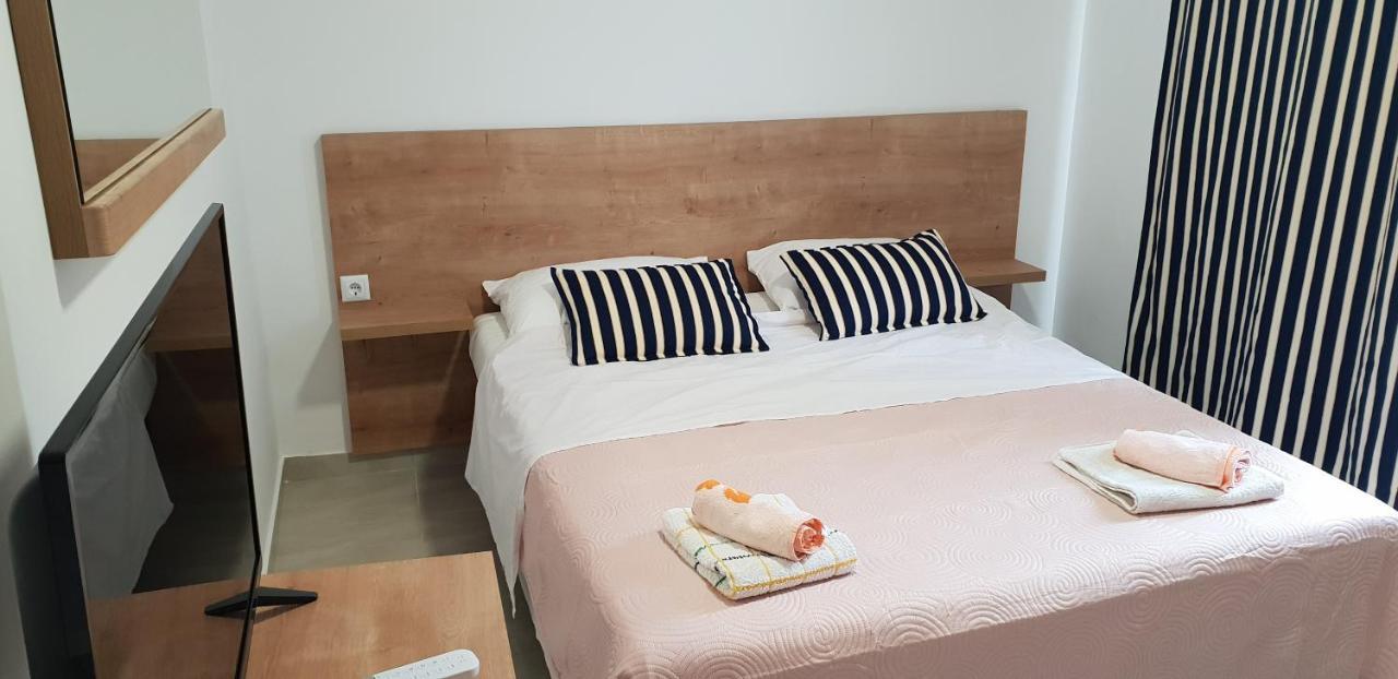 Kuca Pecine Bed & Breakfast Metajna Ngoại thất bức ảnh