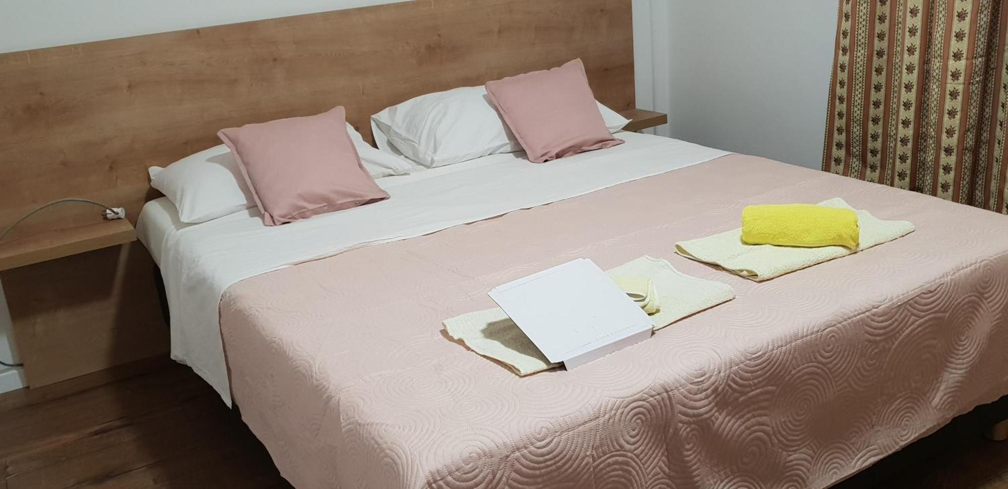 Kuca Pecine Bed & Breakfast Metajna Ngoại thất bức ảnh